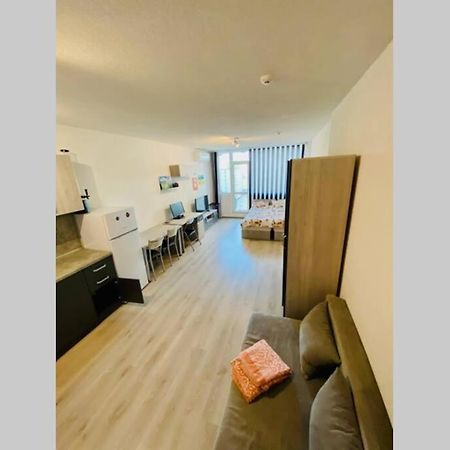 Large Studio In Studentski Grad With Huge Terrace Apartment Sofia Bagian luar foto