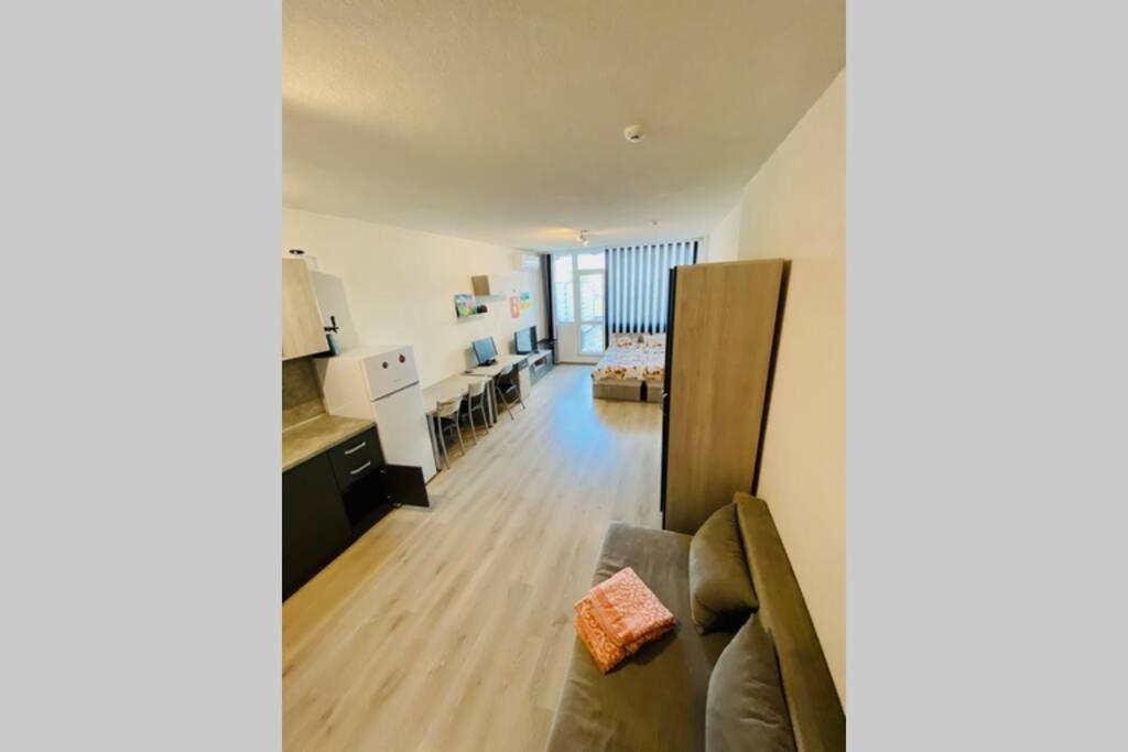 Large Studio In Studentski Grad With Huge Terrace Apartment Sofia Bagian luar foto